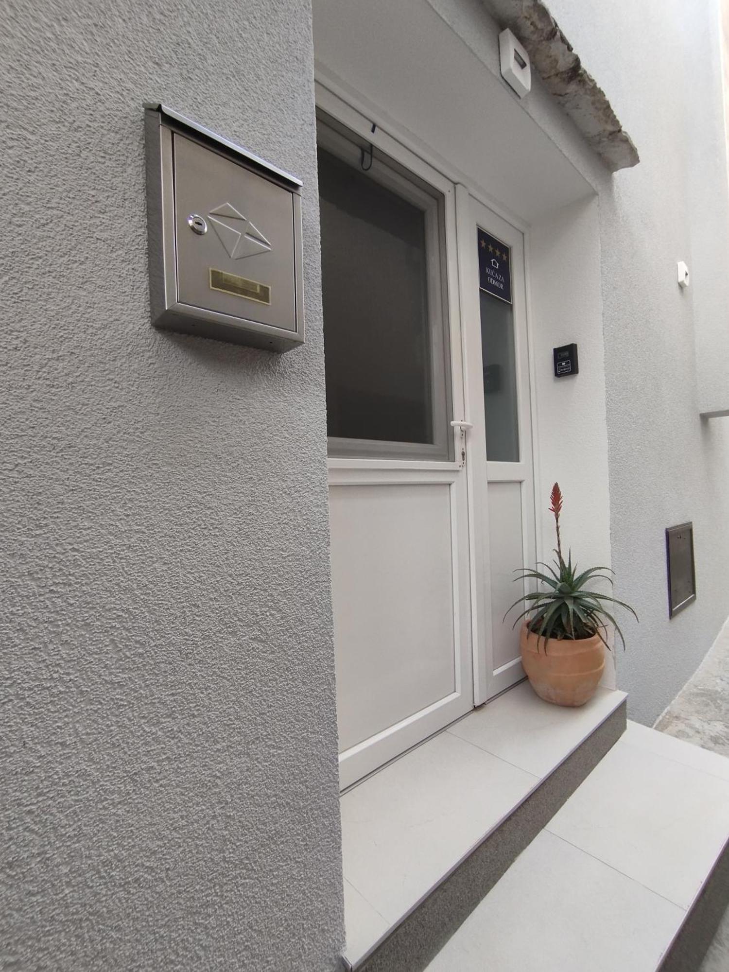 Kuca Za Odmor Eni **** Šibenik Exterior foto